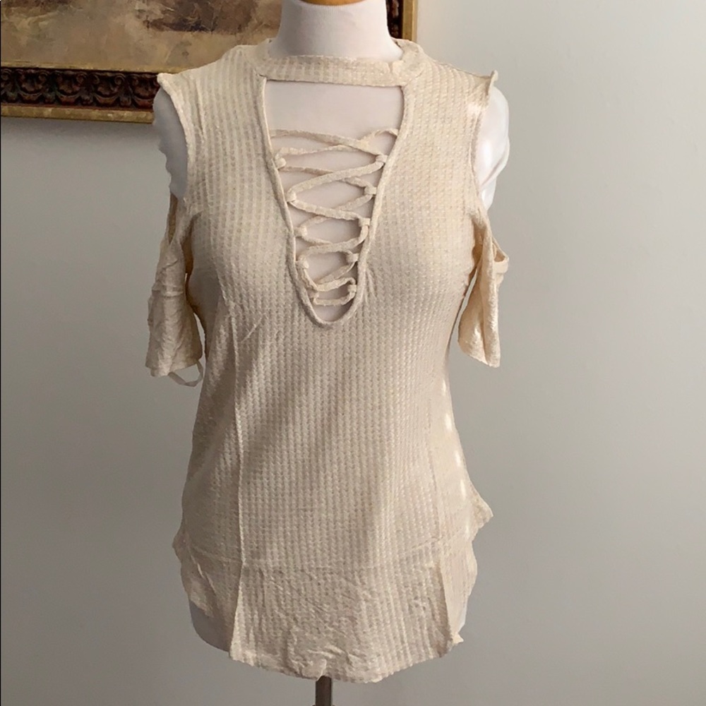 NWT love J cold shoulder top